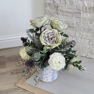 Beautiful Centerpiece Floral Arrangement